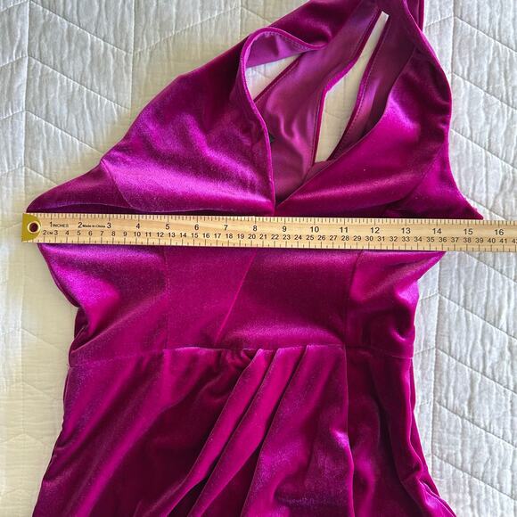 Lulus Impressive Essence Magenta Velvet One-Shoulder Cutout Midi Dress Small - Picture 16 of 16